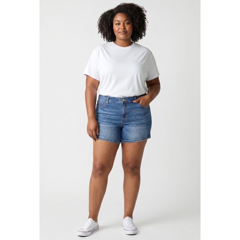 Torrid Womens Perfect 5 Inch Short Vintage Stretch Denim Blue Jean Short Sz 12‎